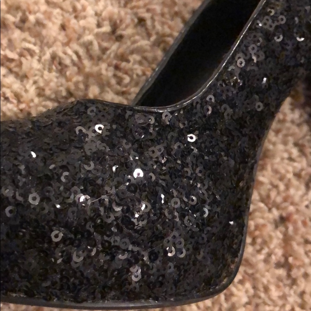 Platform heels - Picture 3 of 3